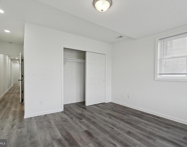 146 Nassau Street - Photo Thumbnail 14