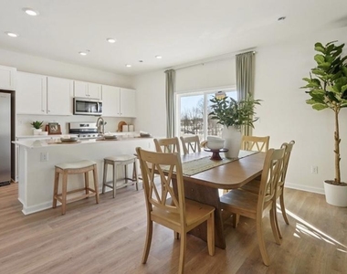 113 Spenser Way - Photo Thumbnail 3