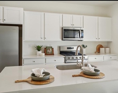 113 Spenser Way - Photo Thumbnail 4