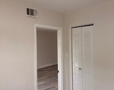 1294 Cooper Street - Photo Thumbnail 9
