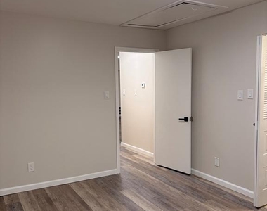 1294 Cooper Street - Photo Thumbnail 21