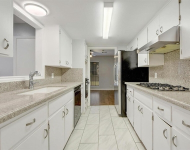 305 Starbright Dr - Photo Thumbnail 6