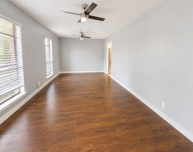 305 Starbright Dr - Photo Thumbnail 2