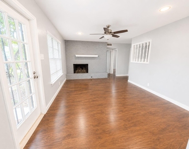 305 Starbright Dr - Photo Thumbnail 5