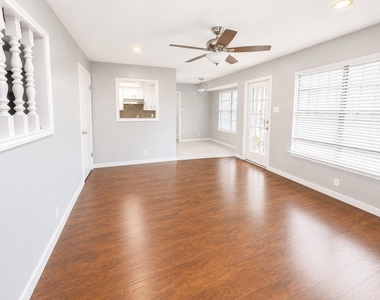 305 Starbright Dr - Photo Thumbnail 4