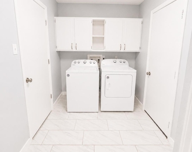 305 Starbright Dr - Photo Thumbnail 14