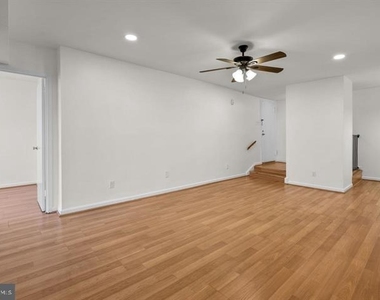 11238 Cherry Hill Road - Photo Thumbnail 17