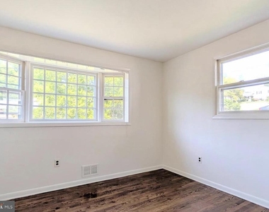 5725 Nevada Street - Photo Thumbnail 9