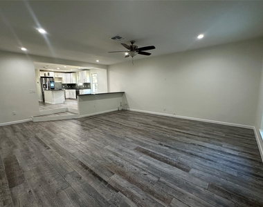 908 Plateau Cir - Photo Thumbnail 3