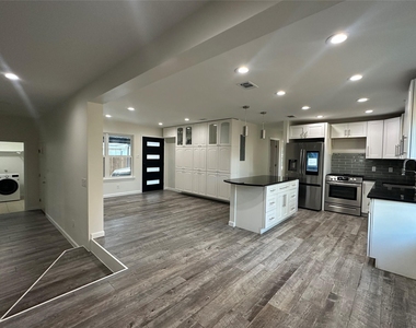 908 Plateau Cir - Photo Thumbnail 6
