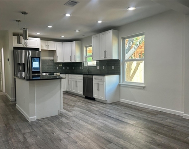 908 Plateau Cir - Photo Thumbnail 7