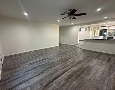 908 Plateau Cir - Photo Thumbnail 2