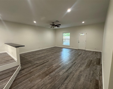 908 Plateau Cir - Photo Thumbnail 4