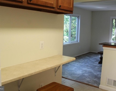5409 75th Avenue - Photo Thumbnail 3