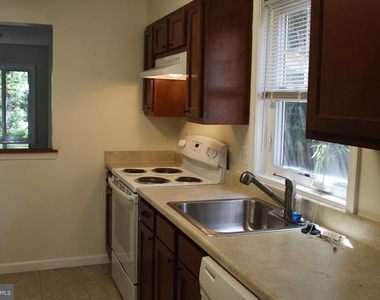 5409 75th Avenue - Photo Thumbnail 6
