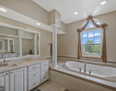 1117 Horizon View Place - Photo Thumbnail 40