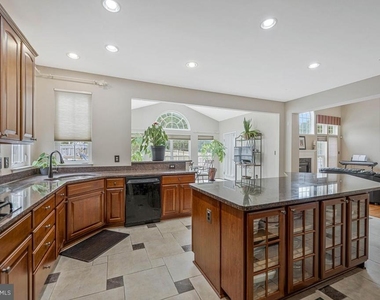 1117 Horizon View Place - Photo Thumbnail 14