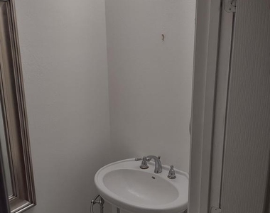 16604 Eastview Terrace - Photo Thumbnail 14