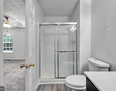 2406 Lemontree Lane - Photo Thumbnail 23