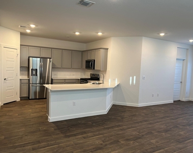 14213 Cantarra Dr - Photo Thumbnail 8