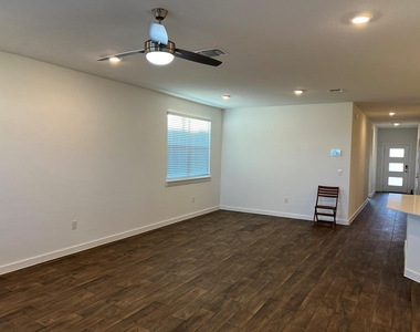 14213 Cantarra Dr - Photo Thumbnail 6