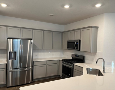14213 Cantarra Dr - Photo Thumbnail 7