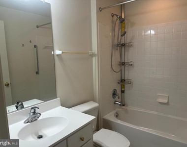 7505 Redland Park Place - Photo Thumbnail 12