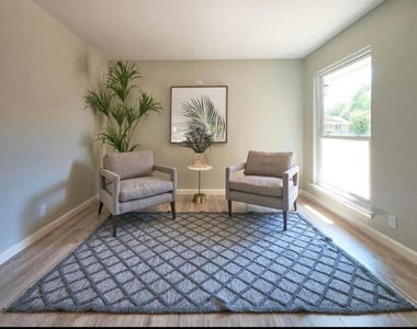 2207 Galway St - Photo Thumbnail 5