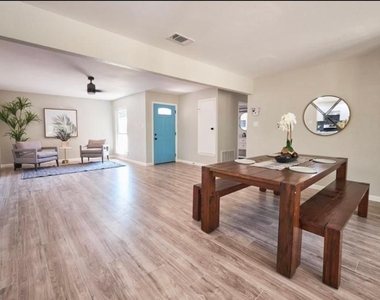 2207 Galway St - Photo Thumbnail 14