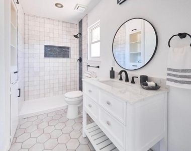 2207 Galway St - Photo Thumbnail 15