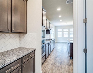 6513 Folsom Ave - Photo Thumbnail 6