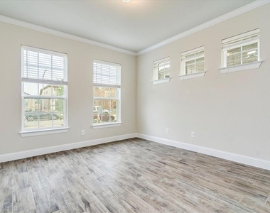 6513 Folsom Ave - Photo Thumbnail 19