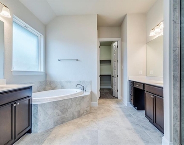 6513 Folsom Ave - Photo Thumbnail 15