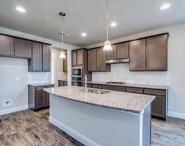 6513 Folsom Ave - Photo Thumbnail 3