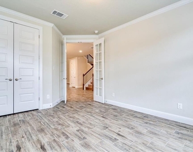 6513 Folsom Ave - Photo Thumbnail 13