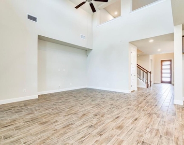 6513 Folsom Ave - Photo Thumbnail 10