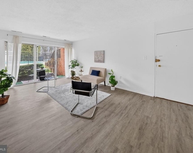 868 College Parkway - Photo Thumbnail 2