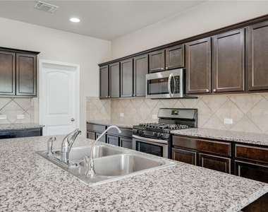 2908 Tilmon Ln - Photo Thumbnail 6