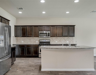 2908 Tilmon Ln - Photo Thumbnail 10
