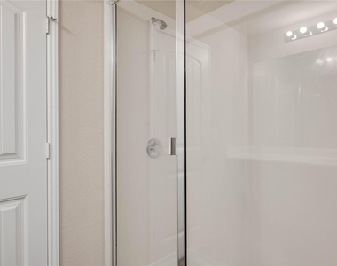 2908 Tilmon Ln - Photo Thumbnail 18