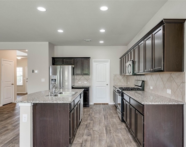 2908 Tilmon Ln - Photo Thumbnail 5
