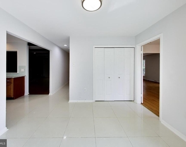 991 Farm Haven Drive - Photo Thumbnail 16