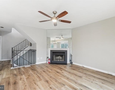 9861 Lake Shore Drive - Photo Thumbnail 9