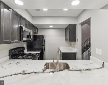 9861 Lake Shore Drive - Photo Thumbnail 13