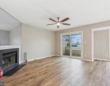 9861 Lake Shore Drive - Photo Thumbnail 8
