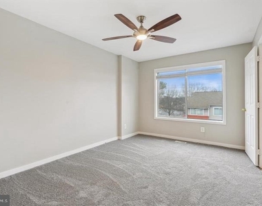 9861 Lake Shore Drive - Photo Thumbnail 17