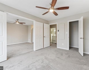 9861 Lake Shore Drive - Photo Thumbnail 16