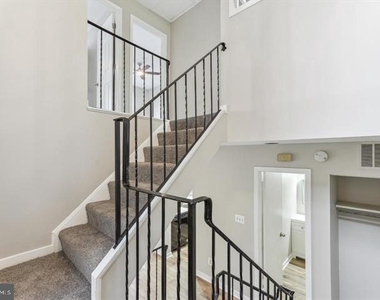 9861 Lake Shore Drive - Photo Thumbnail 3