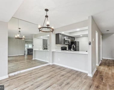 9861 Lake Shore Drive - Photo Thumbnail 7