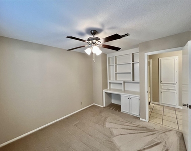 1101 Forest Oaks Path - Photo Thumbnail 11